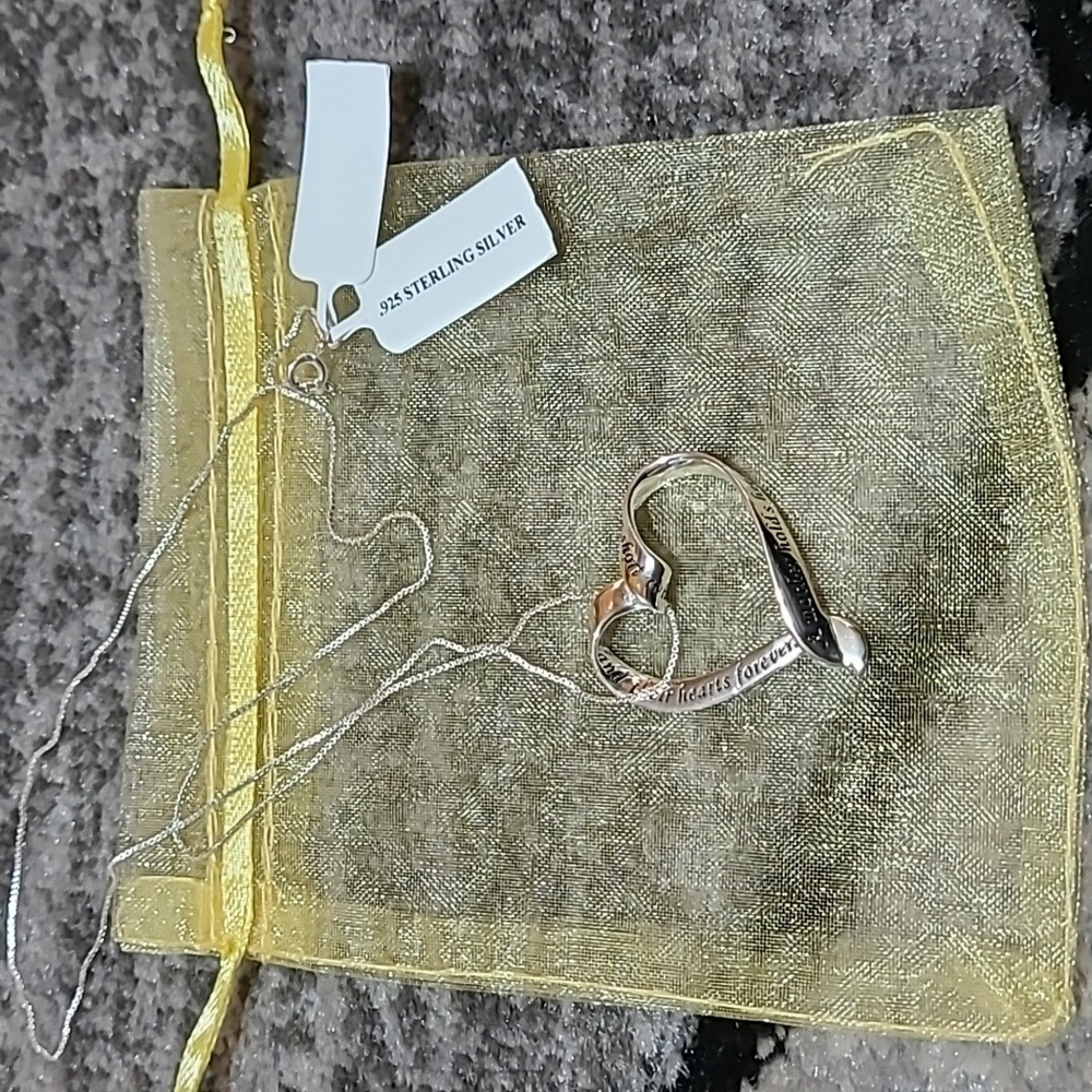 STERLING SILVER "A MOTHER HOLDS HER CHILDS HAND" RIBBON LOOP HEART NECKLACE 18"